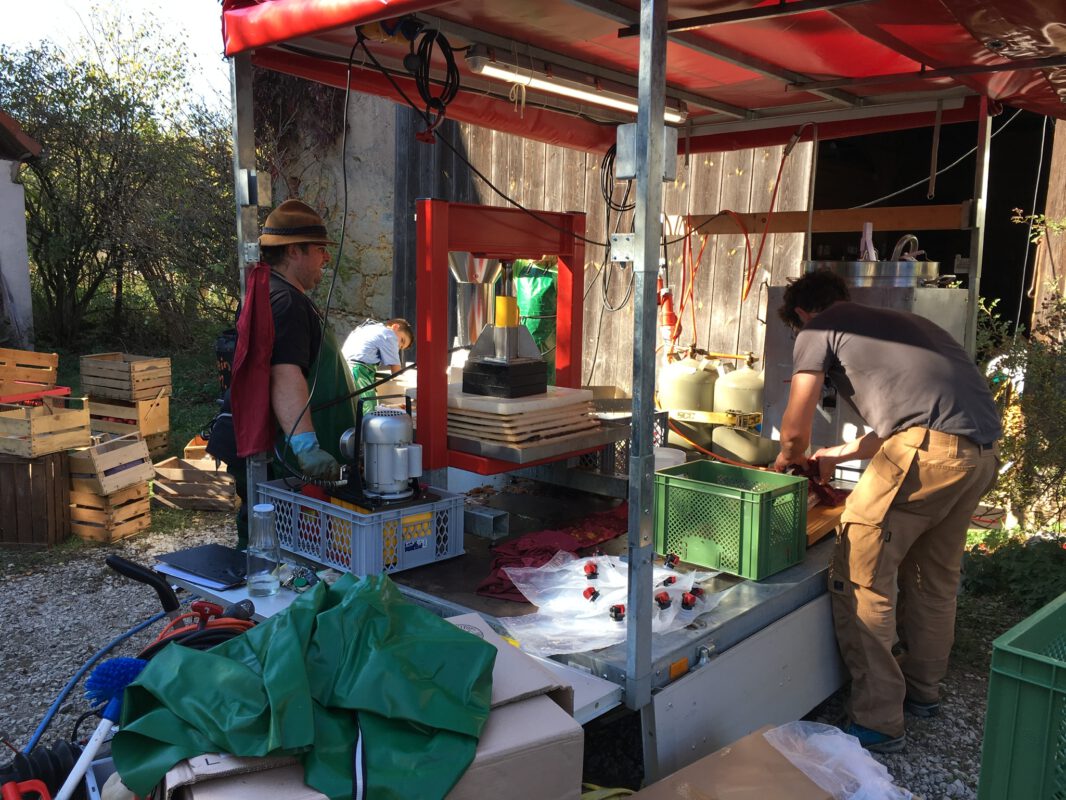 D1A2FB1F-A8B0-4419-B007-9258511CA463