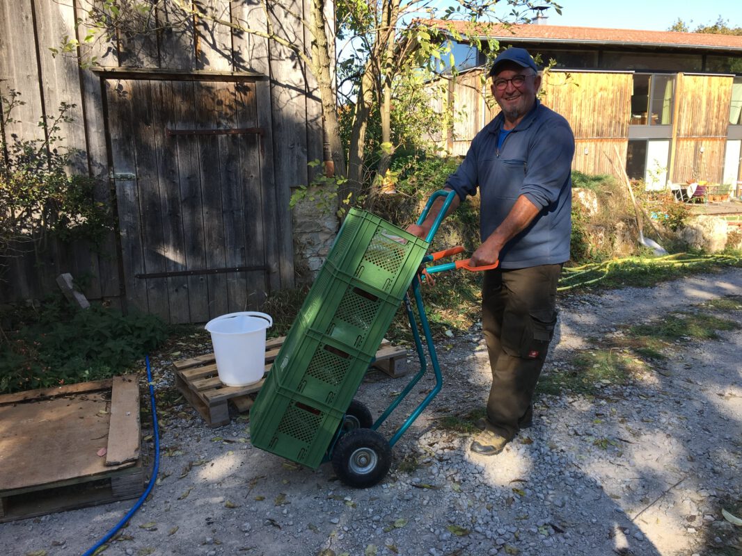 EBCD0C5E-F366-49C7-9483-38D004970075